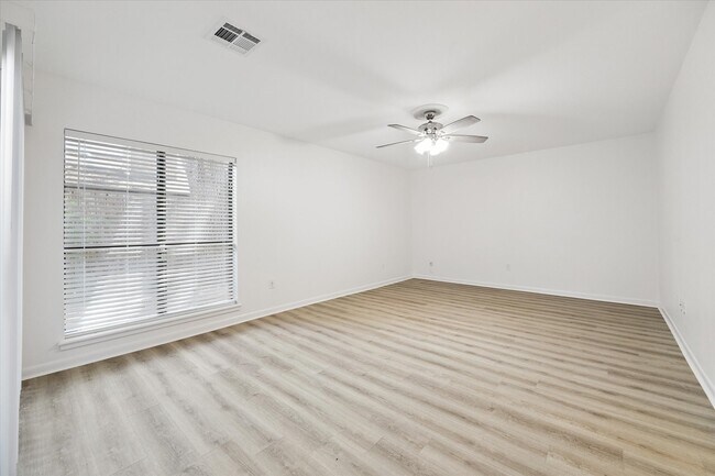 Building Photo - 15703 Whitewater Ln