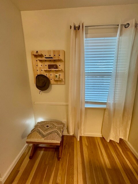 Building Photo - 1925 Peavy Rd