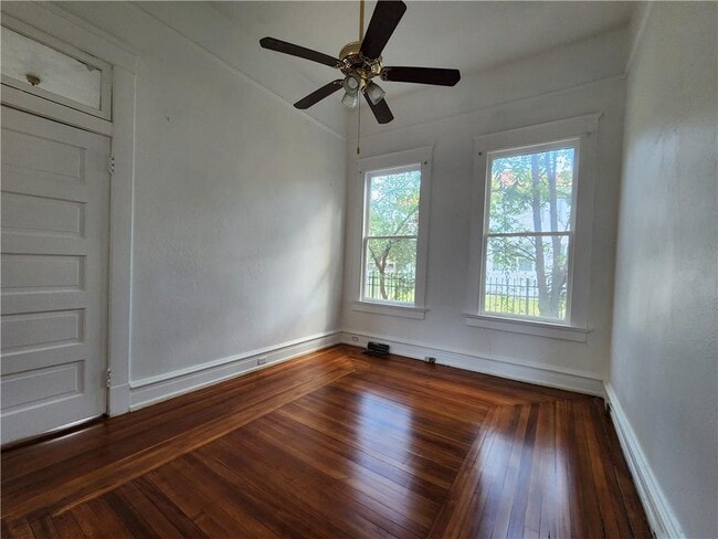 Building Photo - 106 S Bayou St