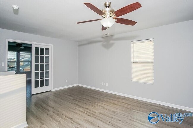 Building Photo - 3703 Avalon Lake Dr SW