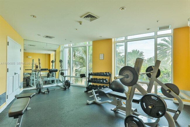 Building Photo - 1755 E Hallandale Beach Blvd