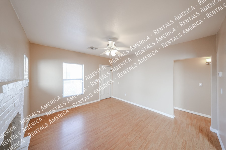 Building Photo - 713 N 9th St