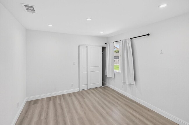 Building Photo - NEWLY RENOVATED SINGLE-STORY HOME LOCATED IN LAS VEGAS