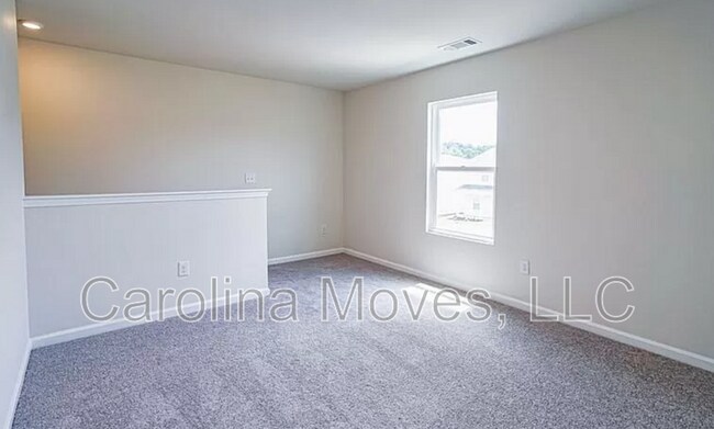 Building Photo - 523 Springtime Ln