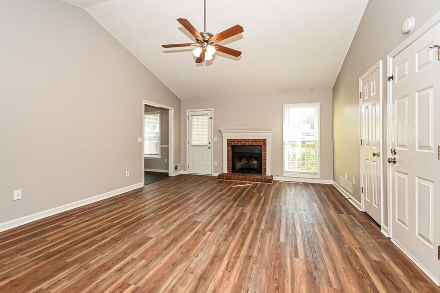 Building Photo - 3003 Springview Pl