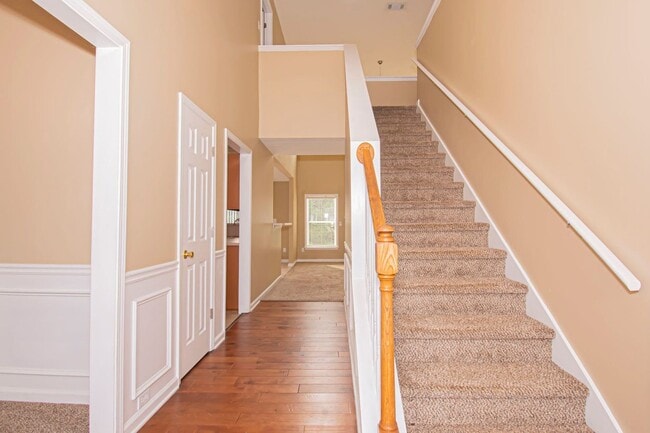 Building Photo - Beautiful 3 Bed, 2 Bath In Well Maintaine Community