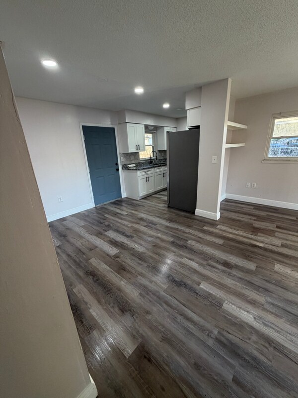 Building Photo - 40027 Proud Mockingbird Rd