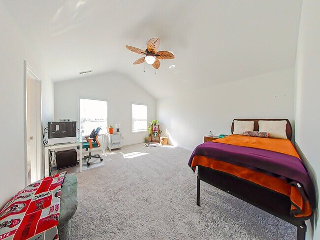 Building Photo - 5 Bedroom Home in Columbia County!