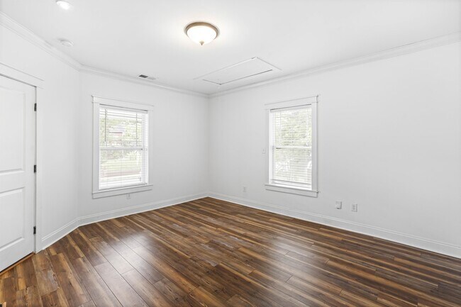 Building Photo - 815 E Davie St