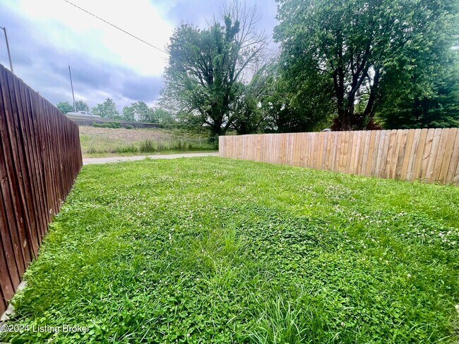 Building Photo - 1229 S Floyd St