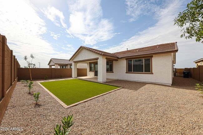 Building Photo - 14752 W Smoketree Dr