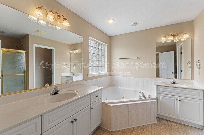 Building Photo - 313 Elbrus Way