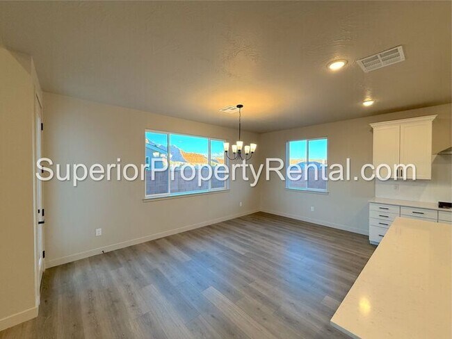 Building Photo - New 3 bed, 2.5 bath with 2 car garage home