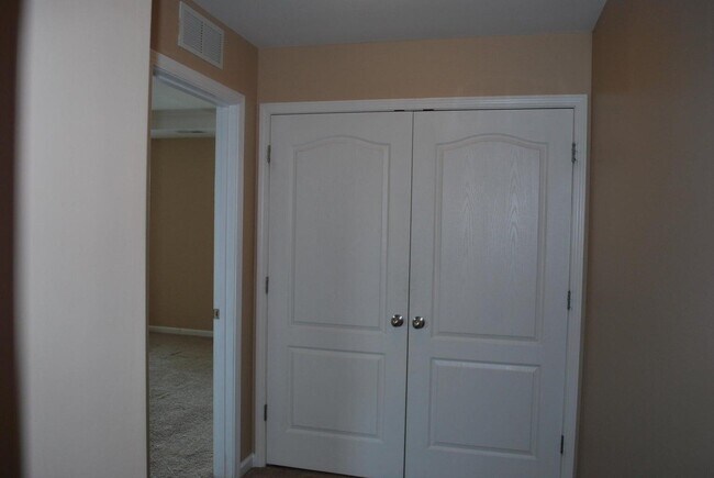 Building Photo - 1064 Jouett Creek Dr