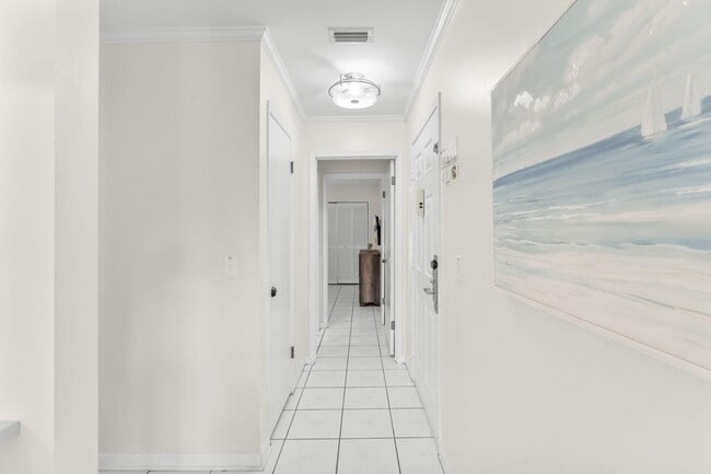 Building Photo - 913 Harbour Point Ln