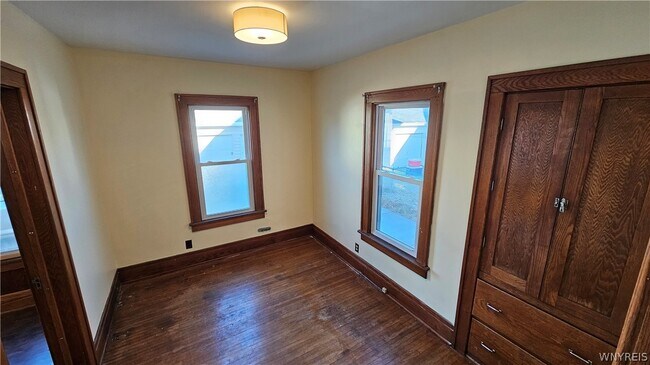 Building Photo - 307 Sterling Ave