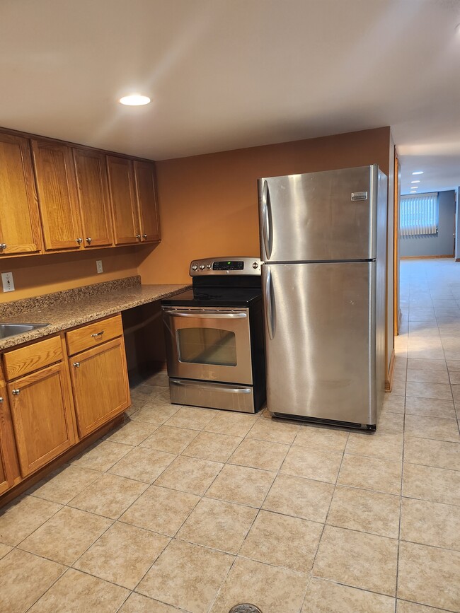 Kitchen - 1133 S Mason Ave