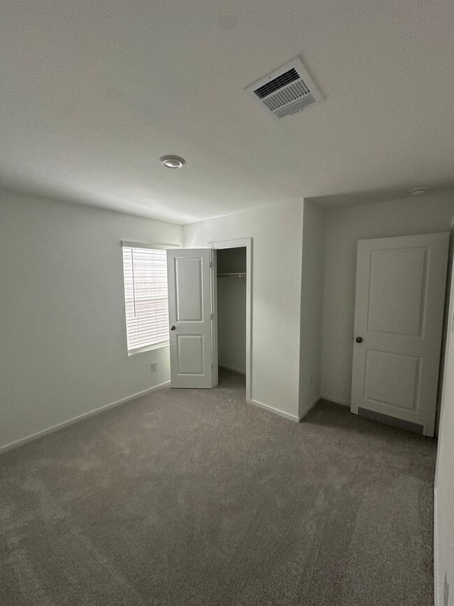 Building Photo - 939 Pertuso Ln