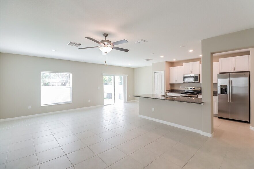 Building Photo - 7317 Spring Snowflake Ave