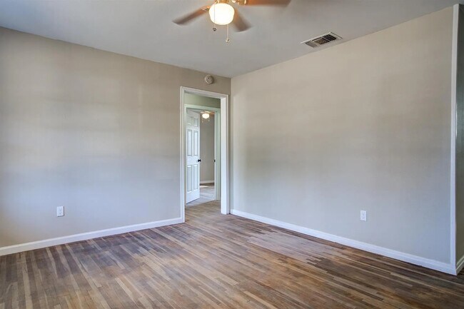 Building Photo - 4603 33rd St