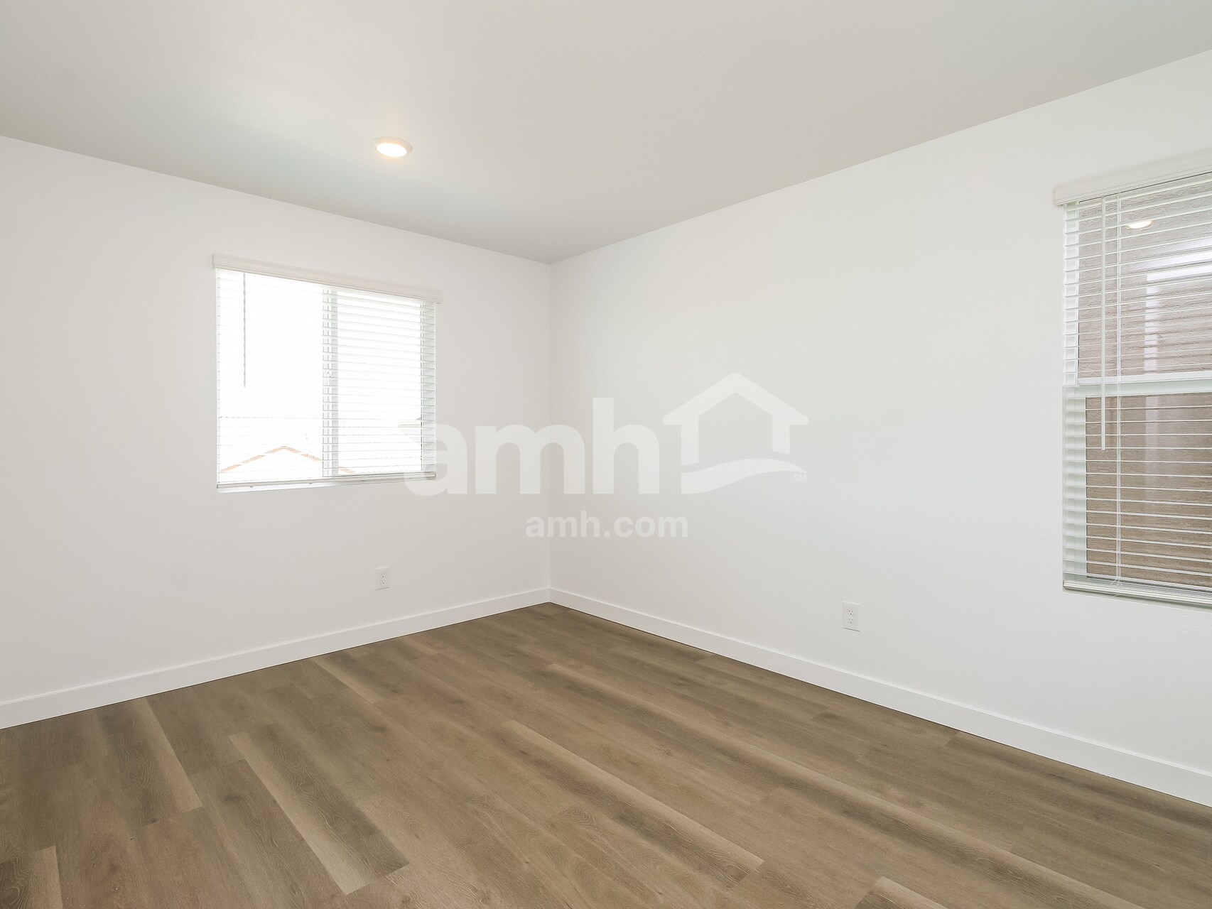 Building Photo - 20177 W Thomas Rd