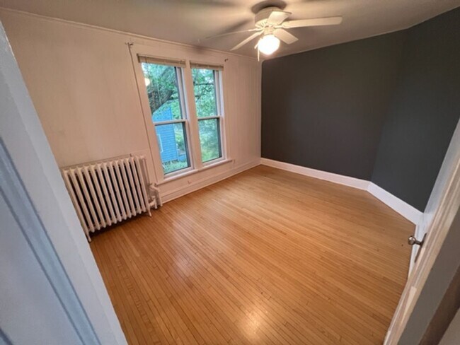 Building Photo - Duluth MN - 4+ bed - 2-bath - 2-car garage
