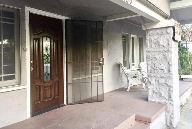 Building Photo - 1238 N Gardner St