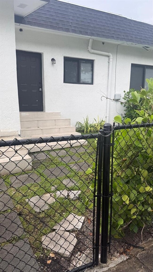 Building Photo - 1800 NW 18th Terrace