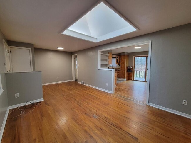 Building Photo - 137 Rosemont Dr