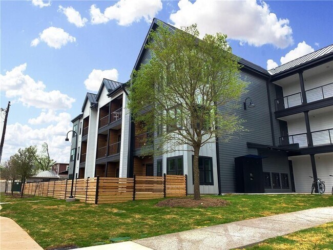 Building Photo - 3101 Govalle Ave
