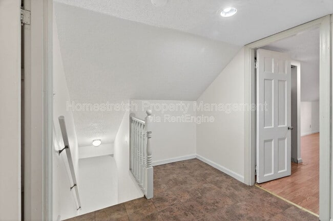 Building Photo - 3155 Hampton Ave