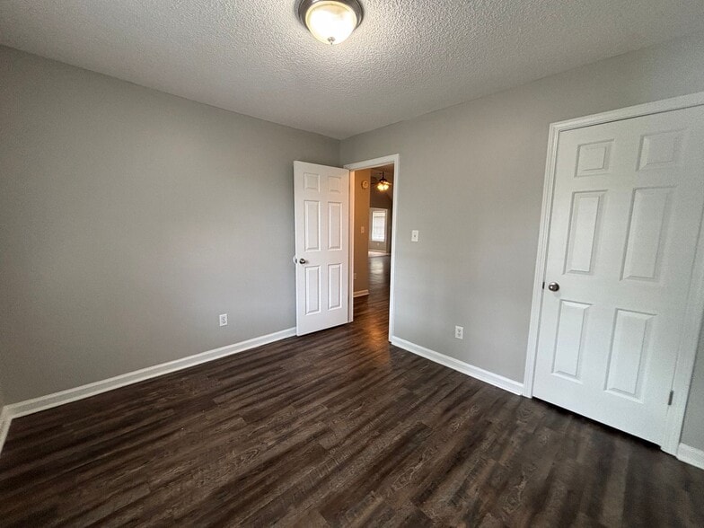 Building Photo - 9532 Chi Chi Cove