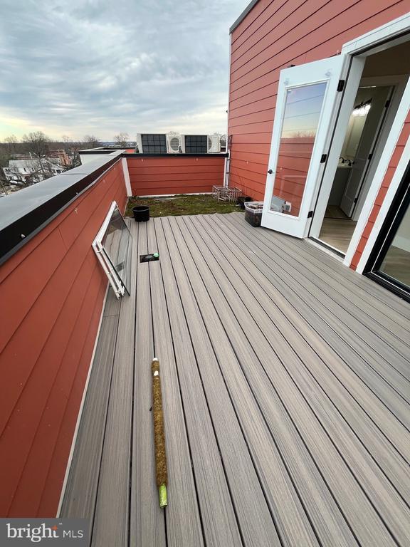 Building Photo - 2385 Rhode Island Ave NE