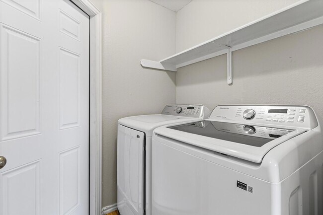 Building Photo - 5006 Acorn Grove Ct