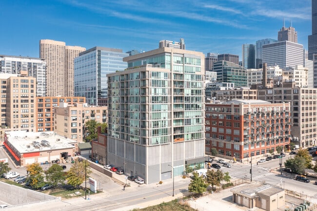 Primary Photo - Platinum Tower