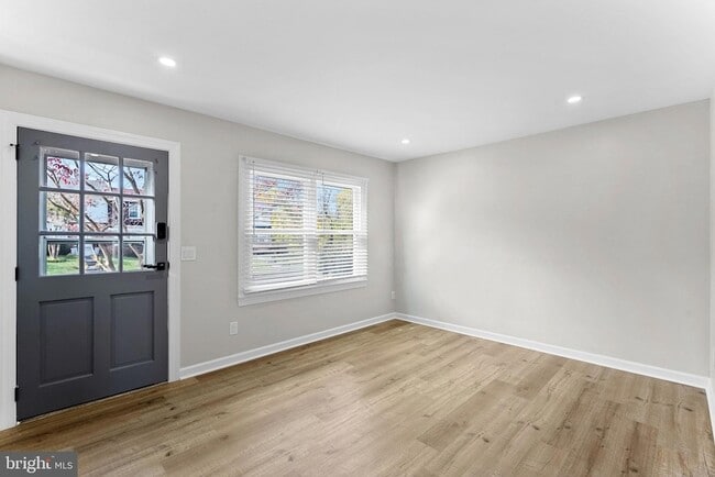 Building Photo - 210 Cameron St