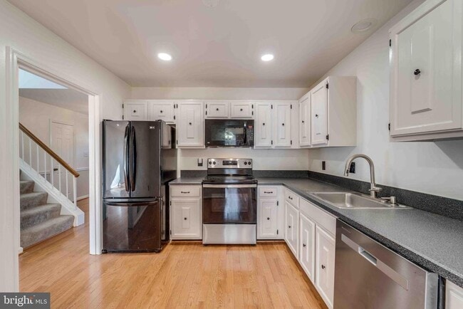 Building Photo - 7713 Bristol Square Ct