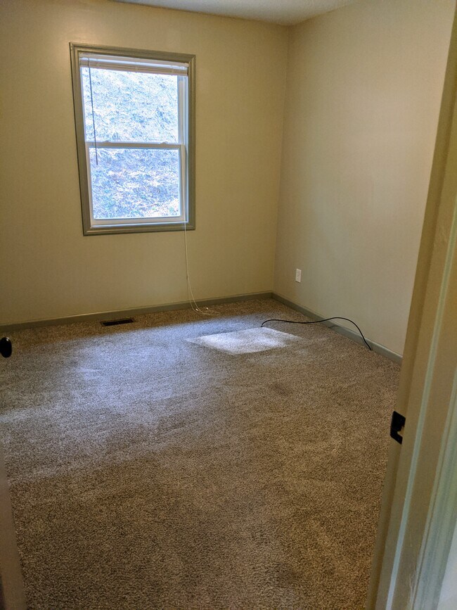 Building Photo - 1363 Legion Rd