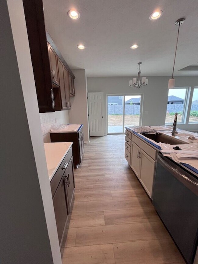 Building Photo - Fresh. Modern. Yours. New Ranch Home in Ar...