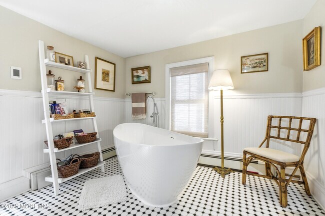 Building Photo - 74 Mt Hermon Way