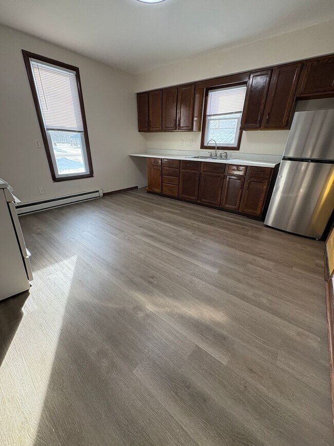 Building Photo - THR -03- Galesville