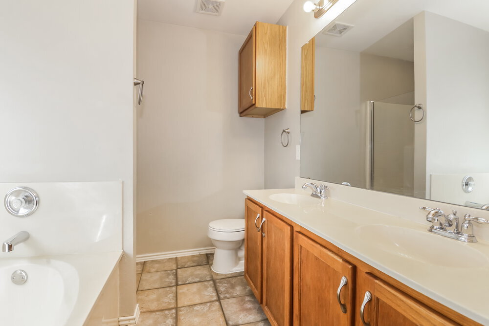 Building Photo - 2027 Northridge Dr