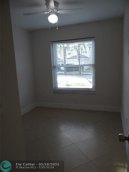 Building Photo - 4036 Eastridge Cir