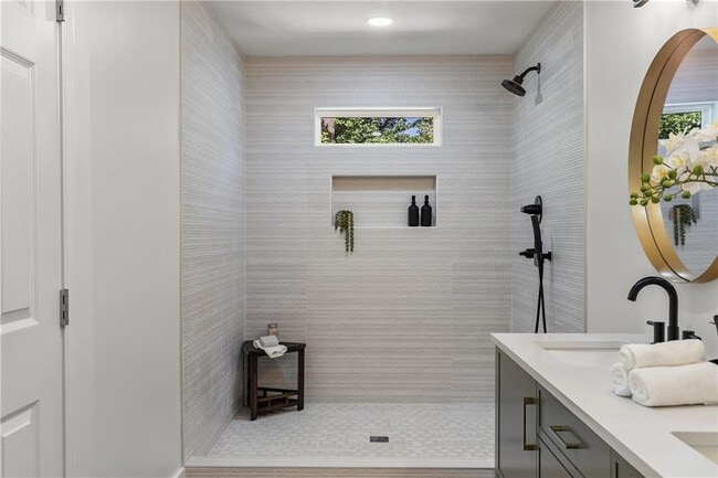 Building Photo - 3183 Zion St