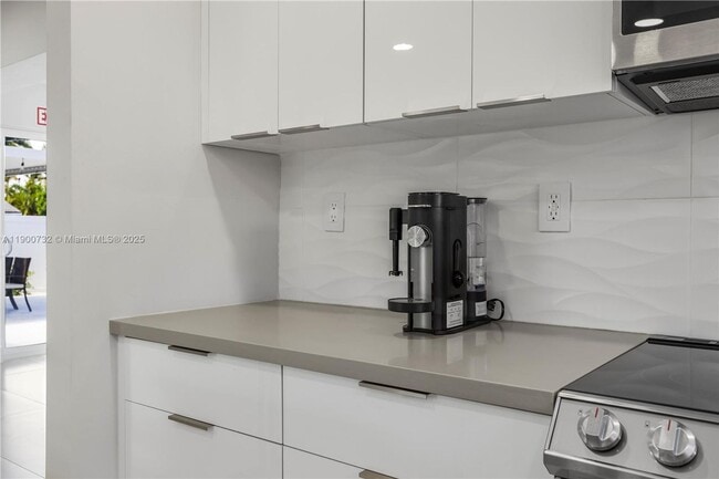 Building Photo - 1104 N 13th Terrace