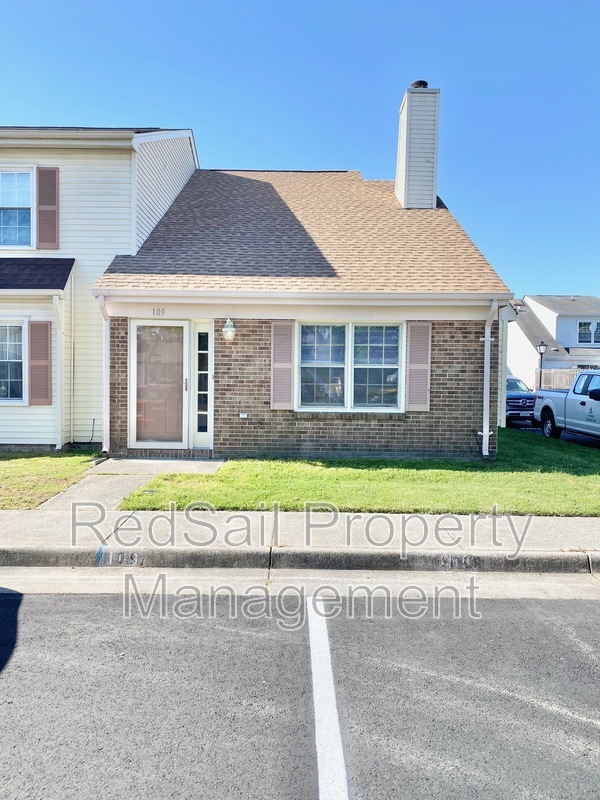Building Photo - 109 Parkway Dr