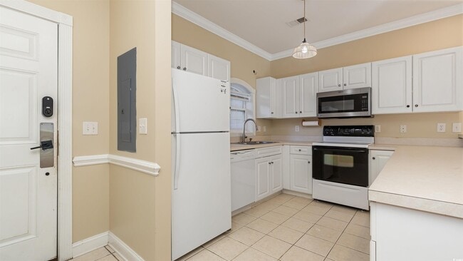 Building Photo - 4880 Dahlia Ct