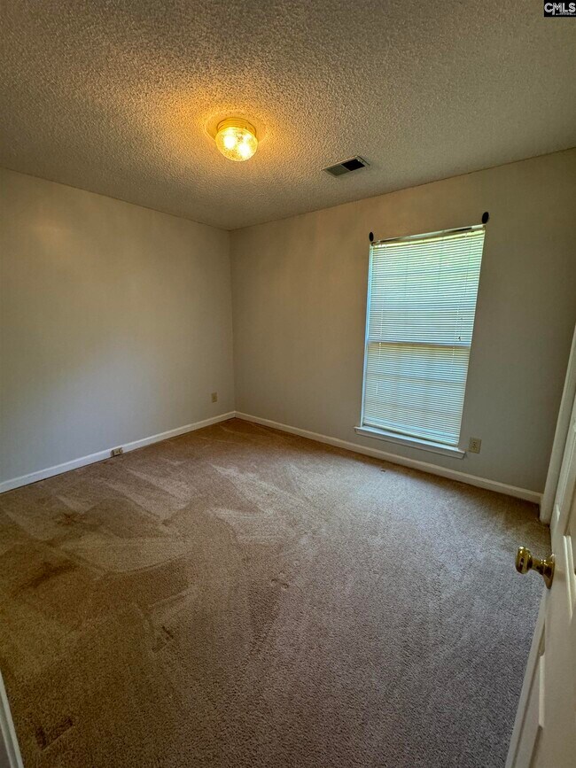 Building Photo - 143 Bradstone Rd