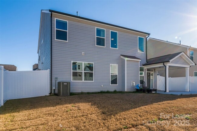 Building Photo - 116 Farrier Ln