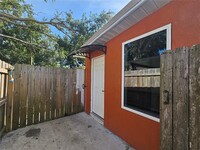 Building Photo - 376 La Paz Dr